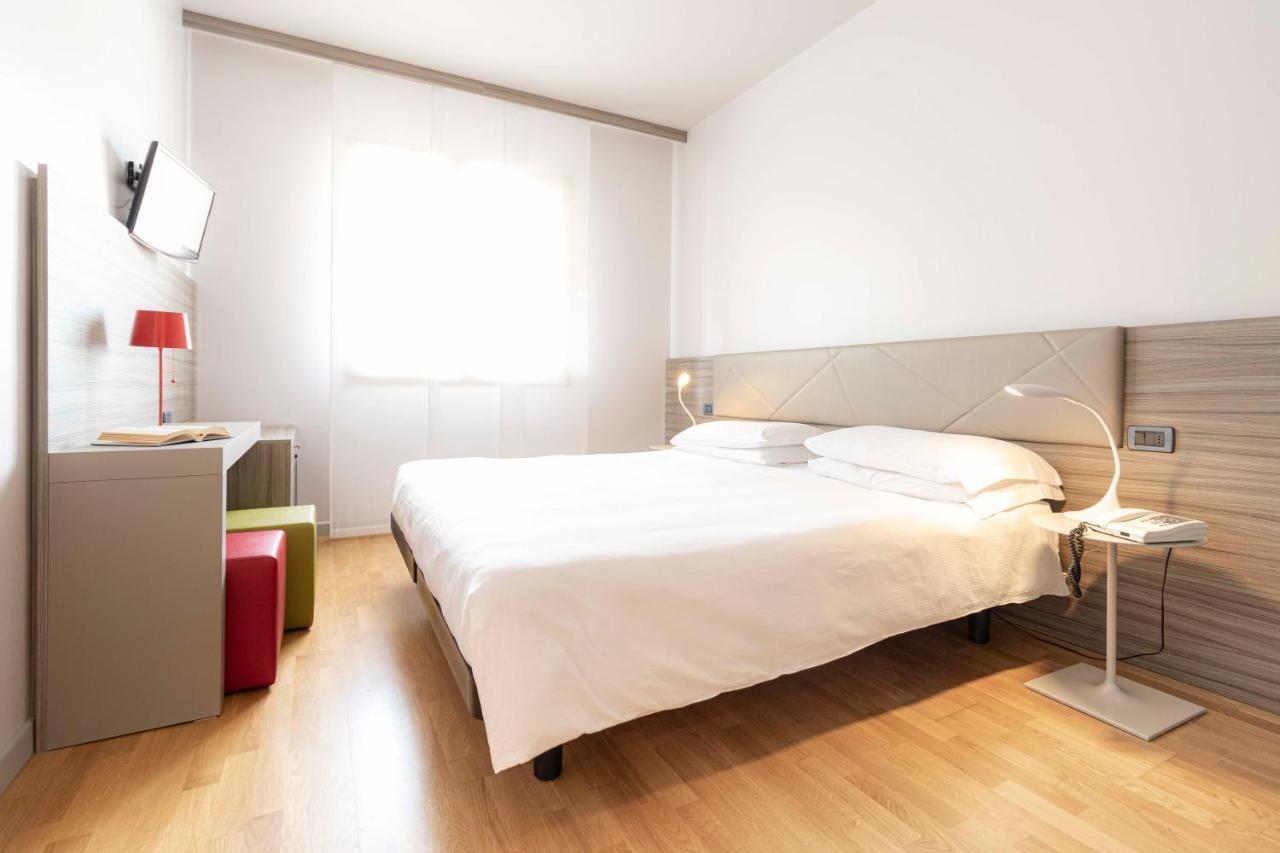 Hotel La Primula San Quirino Екстер'єр фото